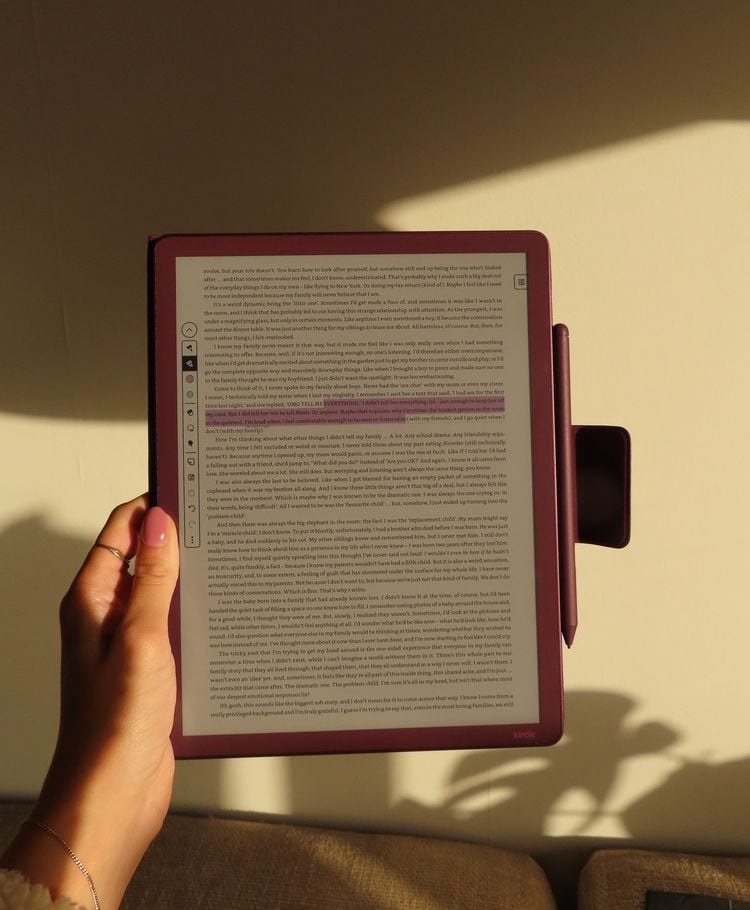 Kindle Scribe Colorsoft Review