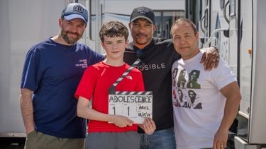 Adolescence behind the scenes opnames
