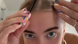 anti frizz stick action