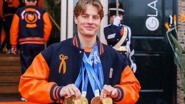Jens en Melle van 't Wout schaatsen