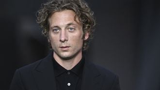 Jeremy Allen White GOlden globes