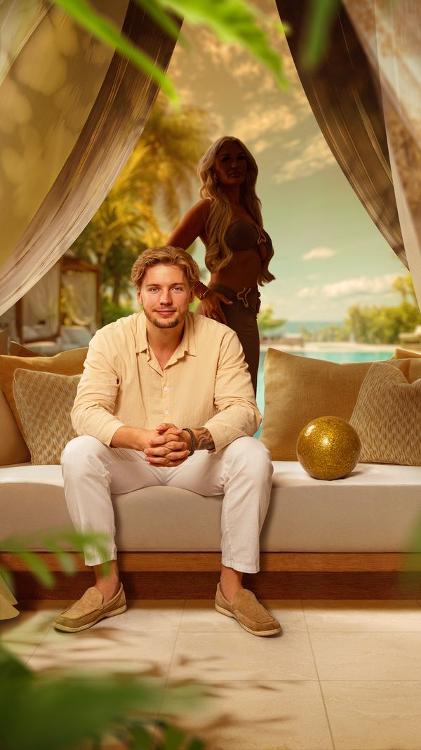 Paradise Hotel - Cabana - Lex - 9x16 HQ