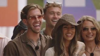 cowboy hoed love island uk