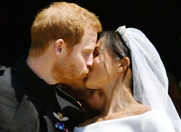 hoogtepunten royal wedding, kus
