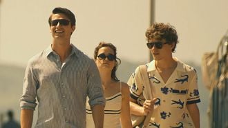 The White Lotus seizoen 3 Ratliff broers zoenen Patrick Schwarzenegger