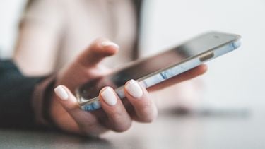 hand en telefoon (appjes)