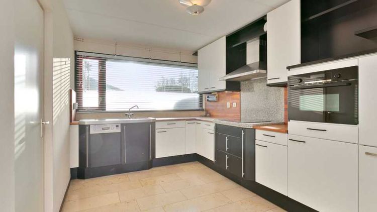 Jutta Leerdam Villa Heerenveen