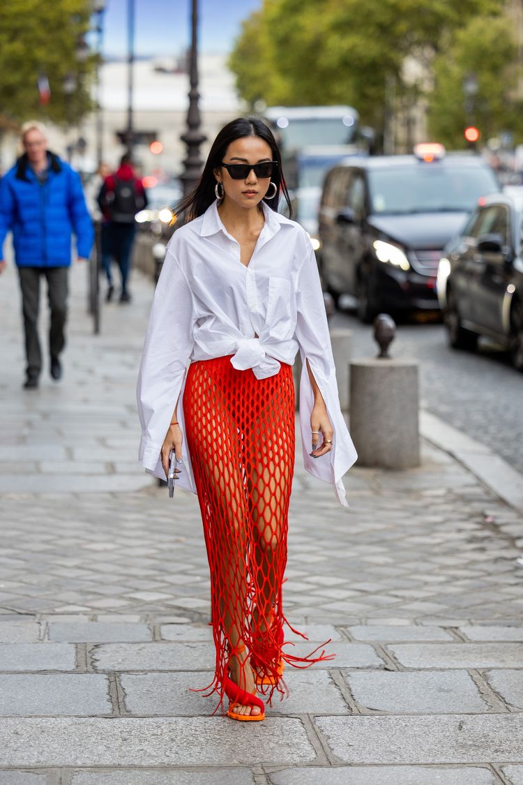 Knit rok met overhemd paris fashion week