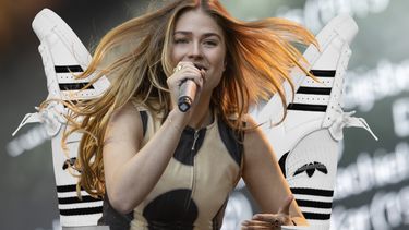 Roxy Dekker Adidas Superstar