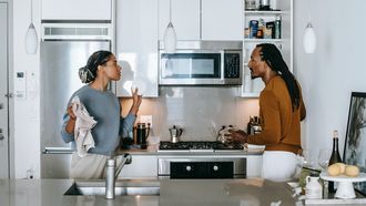 twee personen hebben ruzie