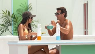 Deelnemers van Love Island eten hun lunch en diner nooit op beeld: dit is waarom
