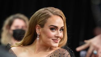 Adele Brit awards verloofd