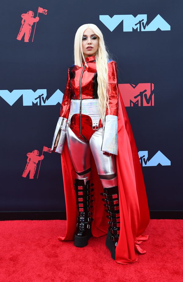 celebrities outfits VMA