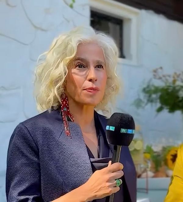 Nisha Tara blond haar