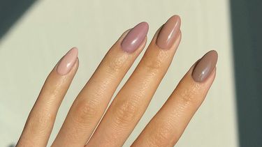 neutrale nagels minimalistisch