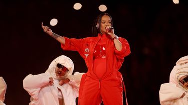 Rihanna super bowl halftime show verborgen betekenis