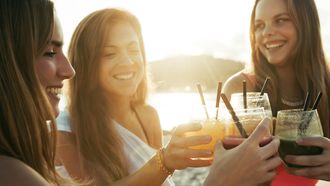 De lekkerste zomercocktails maak je thuis zelf