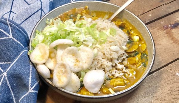 gele curry met vegetarische kip