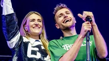 suzan en freek babybuik optreden