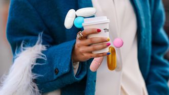 Vitamines en supplementen niet met koffie