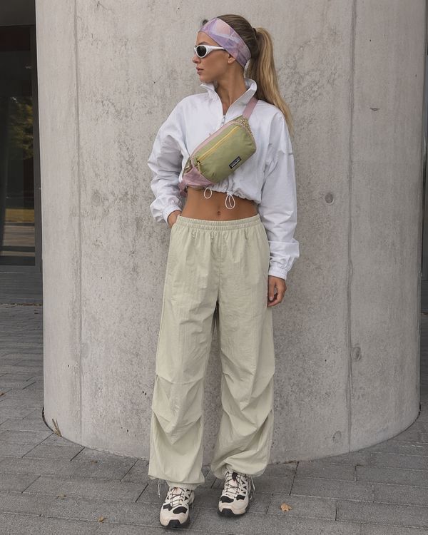 hiking girl outfit inspo