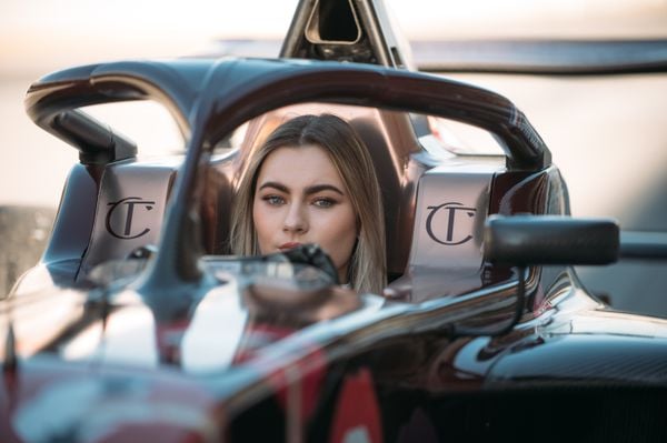 Charlotte-Tilbury-announces-first-sports-sponsorship-F1-Academy-image-3 (1)